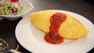 バターライスのチキンオムライス